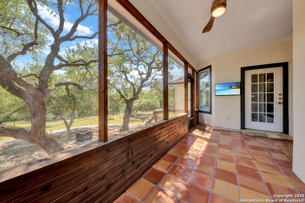 2437 River Way
