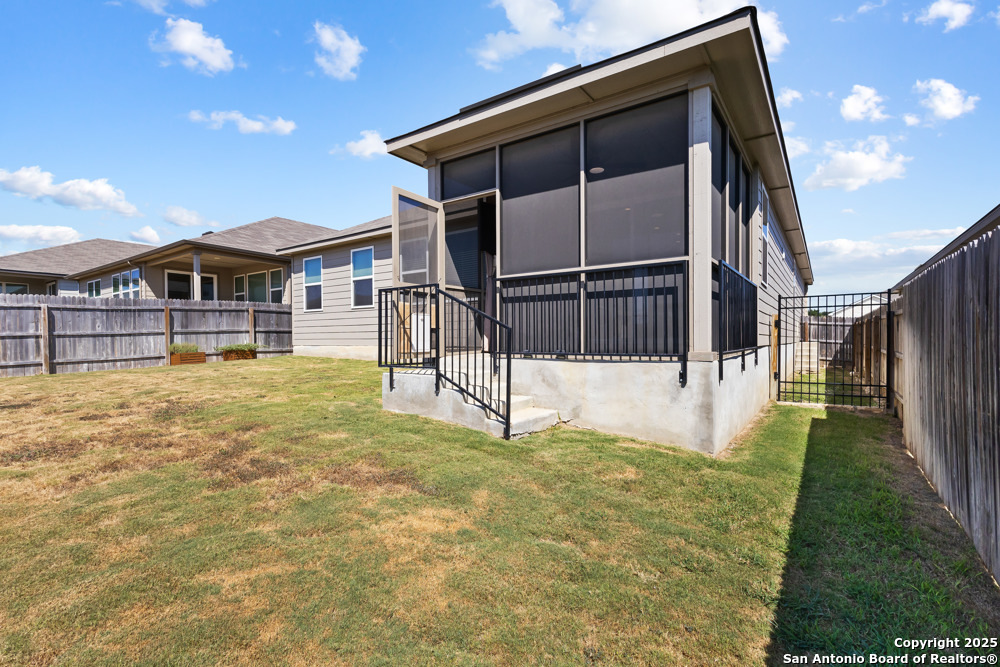 7333 Walkers Loop