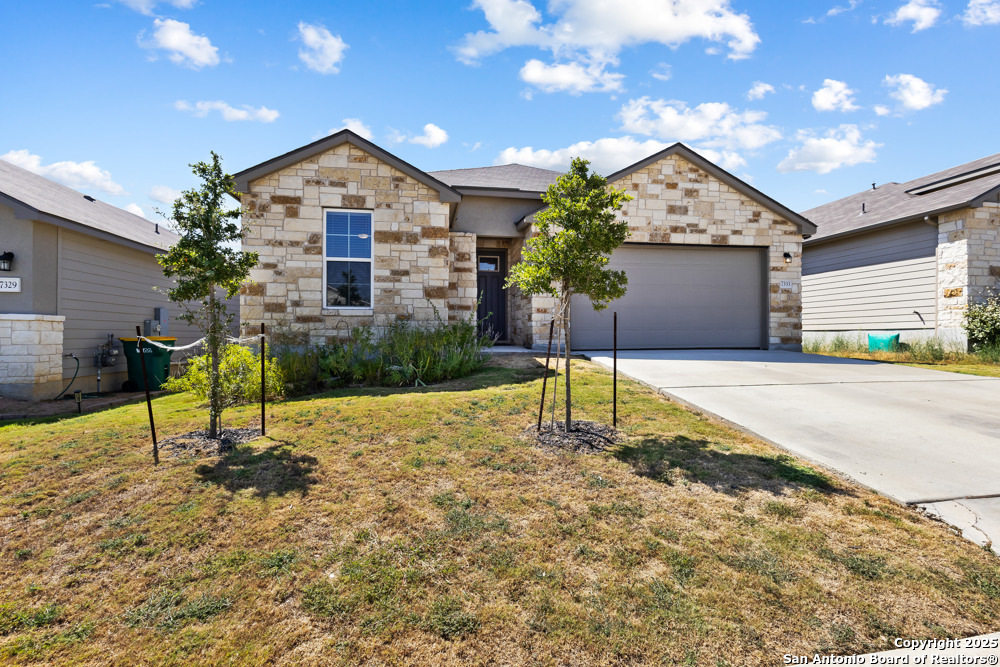 7333 Walkers Loop