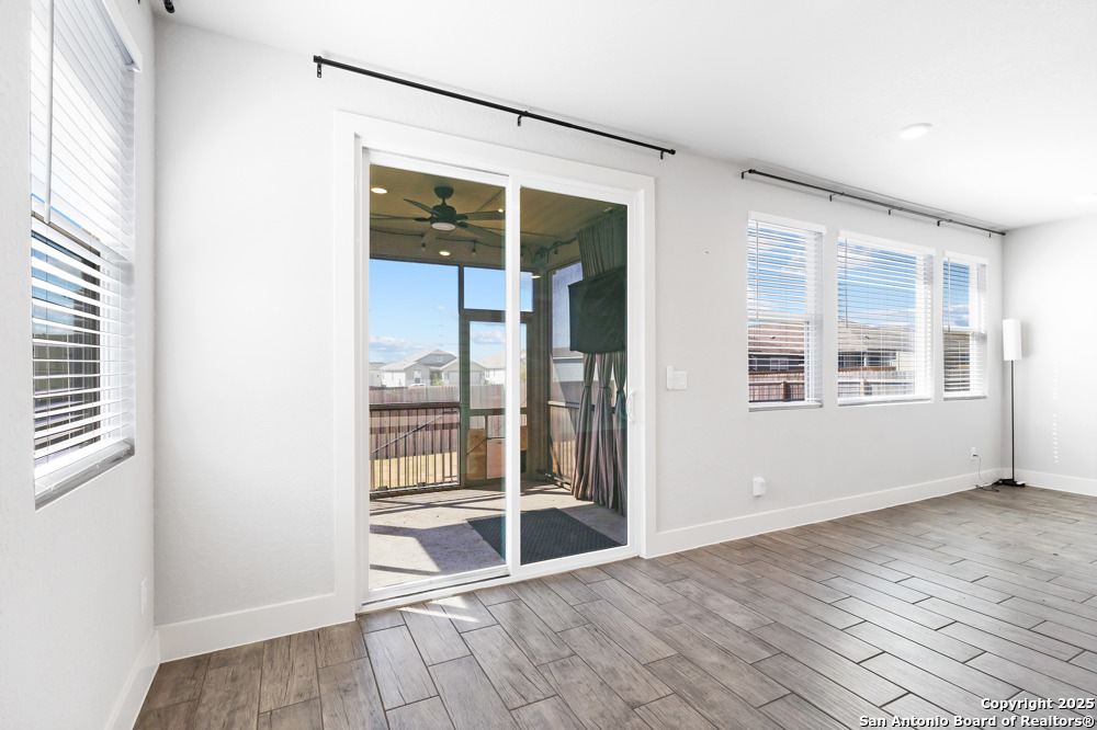 7333 Walkers Loop