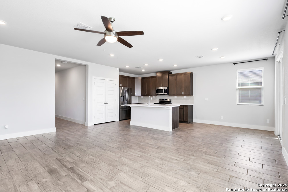 7333 Walkers Loop