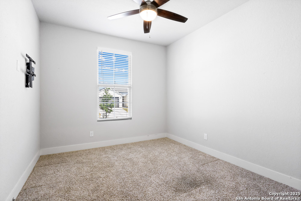 7333 Walkers Loop