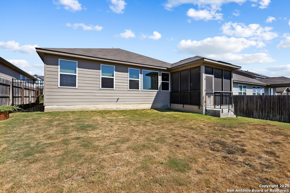 7333 Walkers Loop