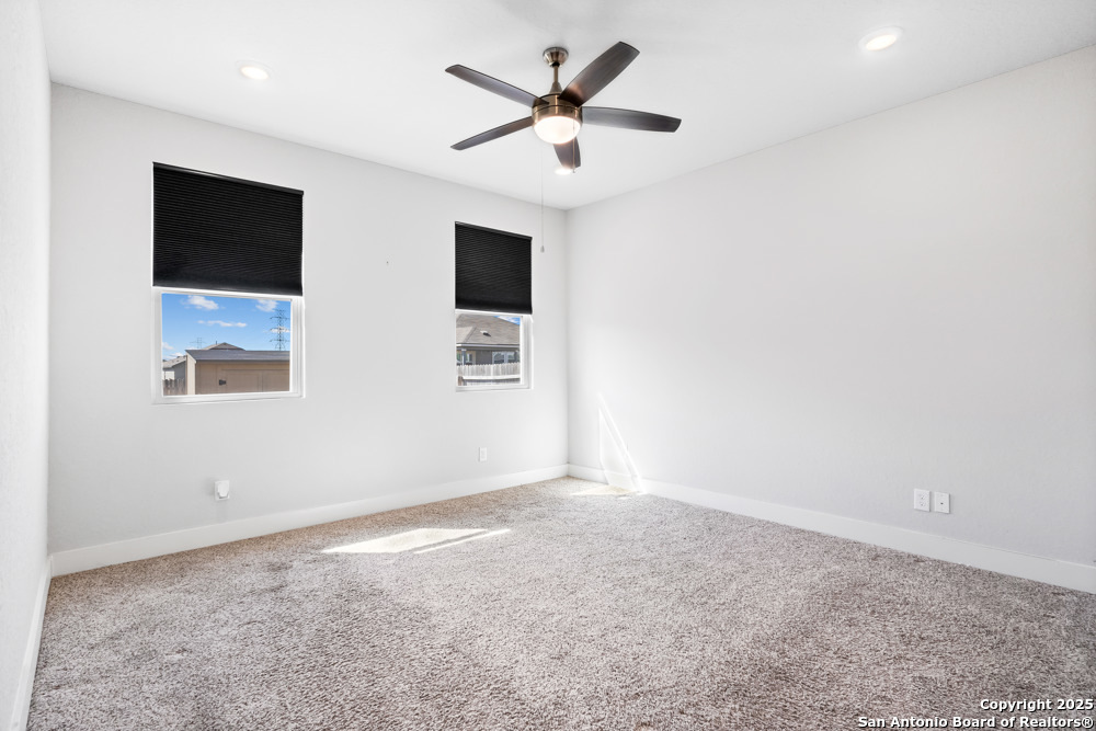 7333 Walkers Loop
