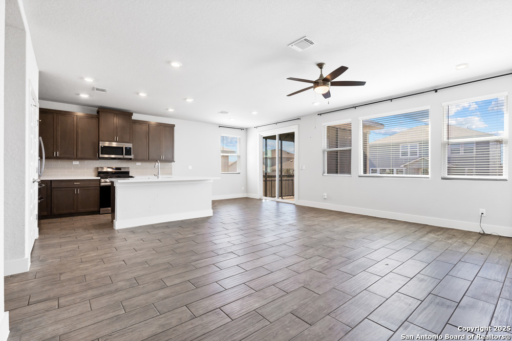 7333 Walkers Loop
