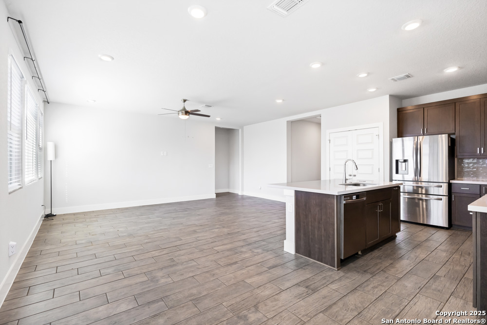 7333 Walkers Loop