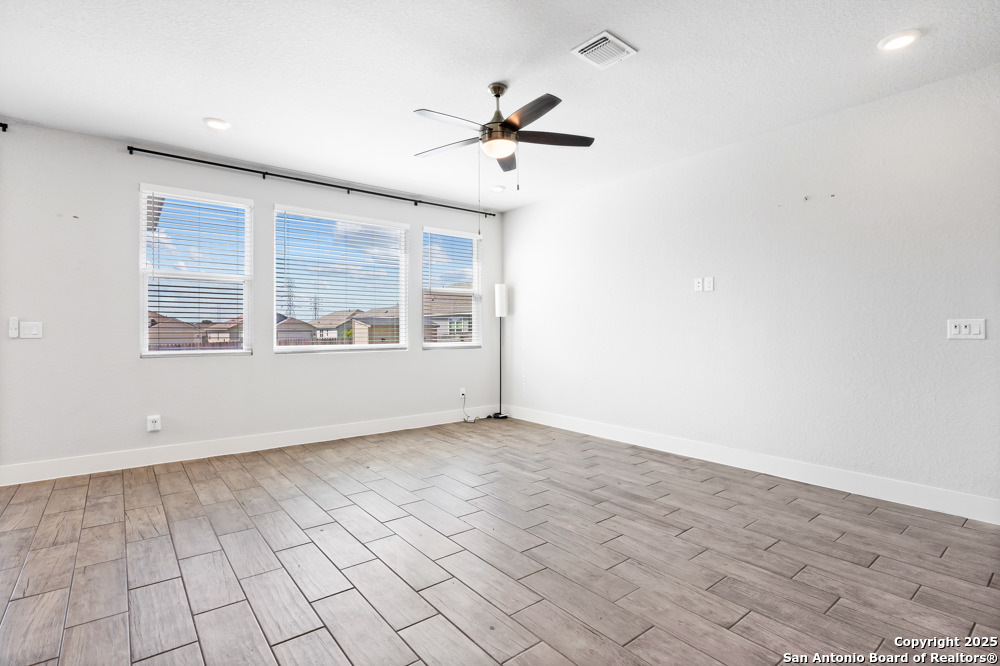 7333 Walkers Loop