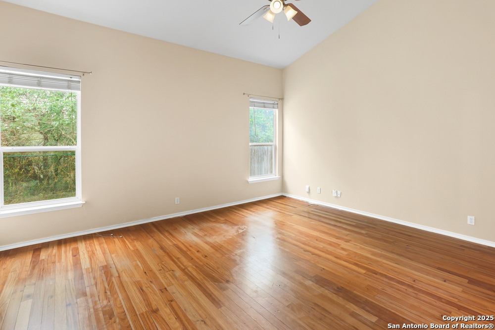 23623 Persian Hollow