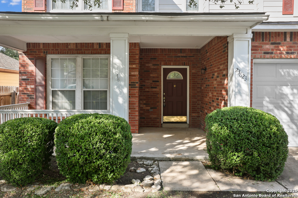 23623 Persian Hollow