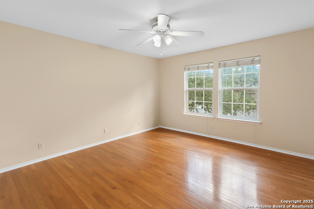 23623 Persian Hollow