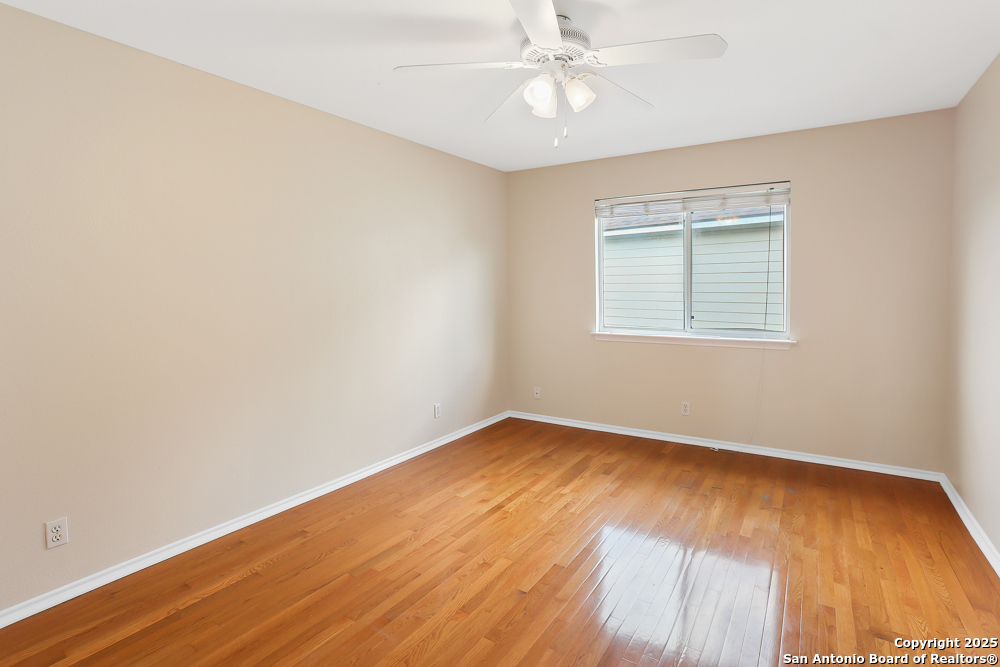 23623 Persian Hollow