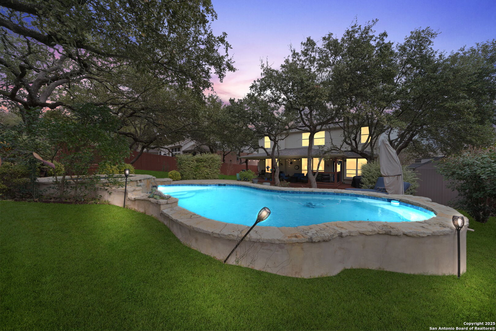 1815 Lookout Forest