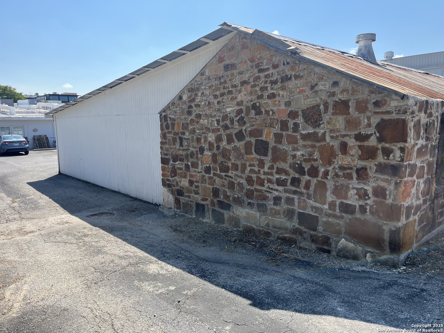 130-140 S Main 1