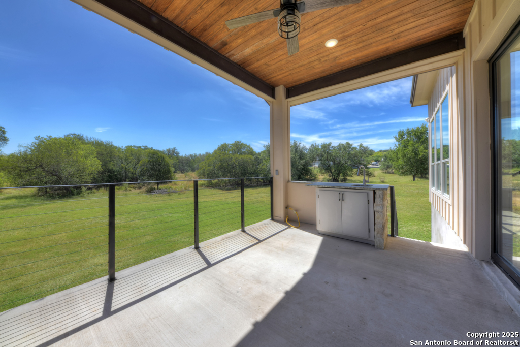 105 River Bluff