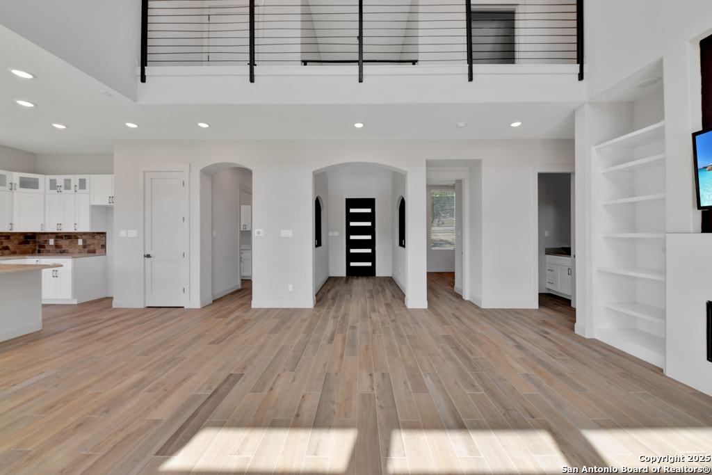 105 River Bluff