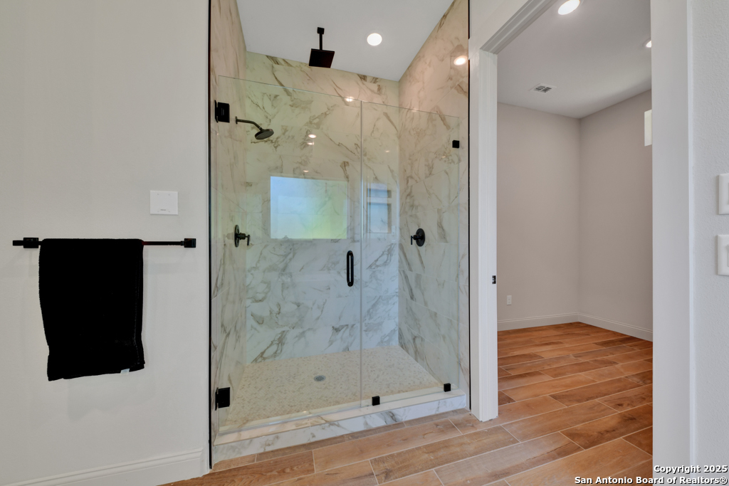105 River Bluff