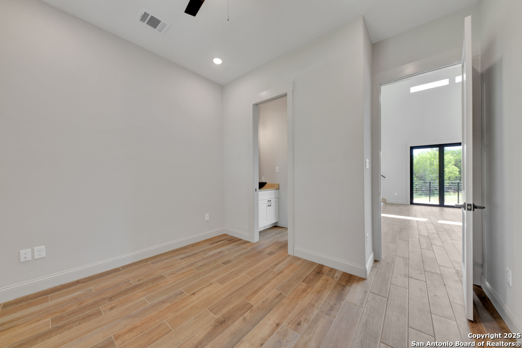 105 River Bluff