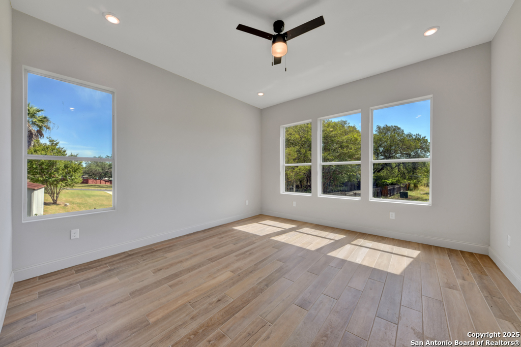 105 River Bluff