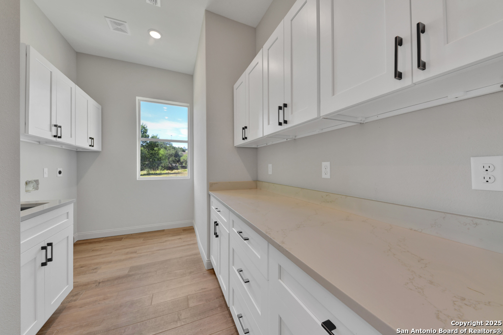 105 River Bluff