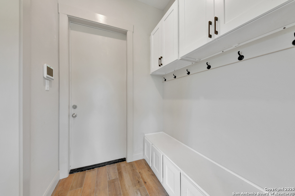 105 River Bluff