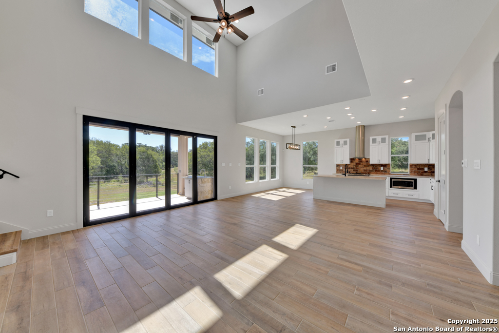 105 River Bluff