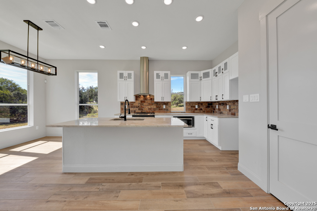 105 River Bluff