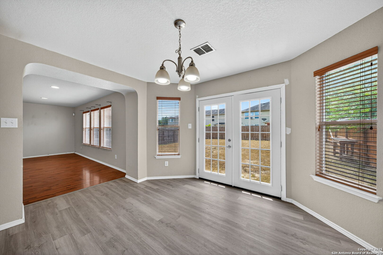 10112 villa del lago