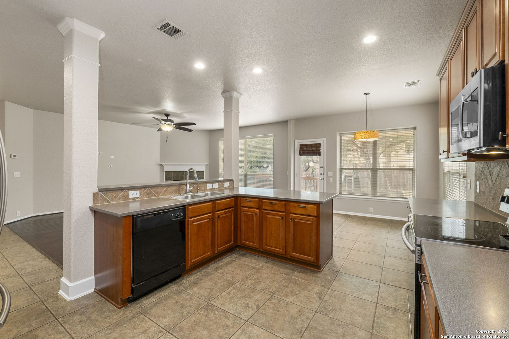 26415 Walden Oak