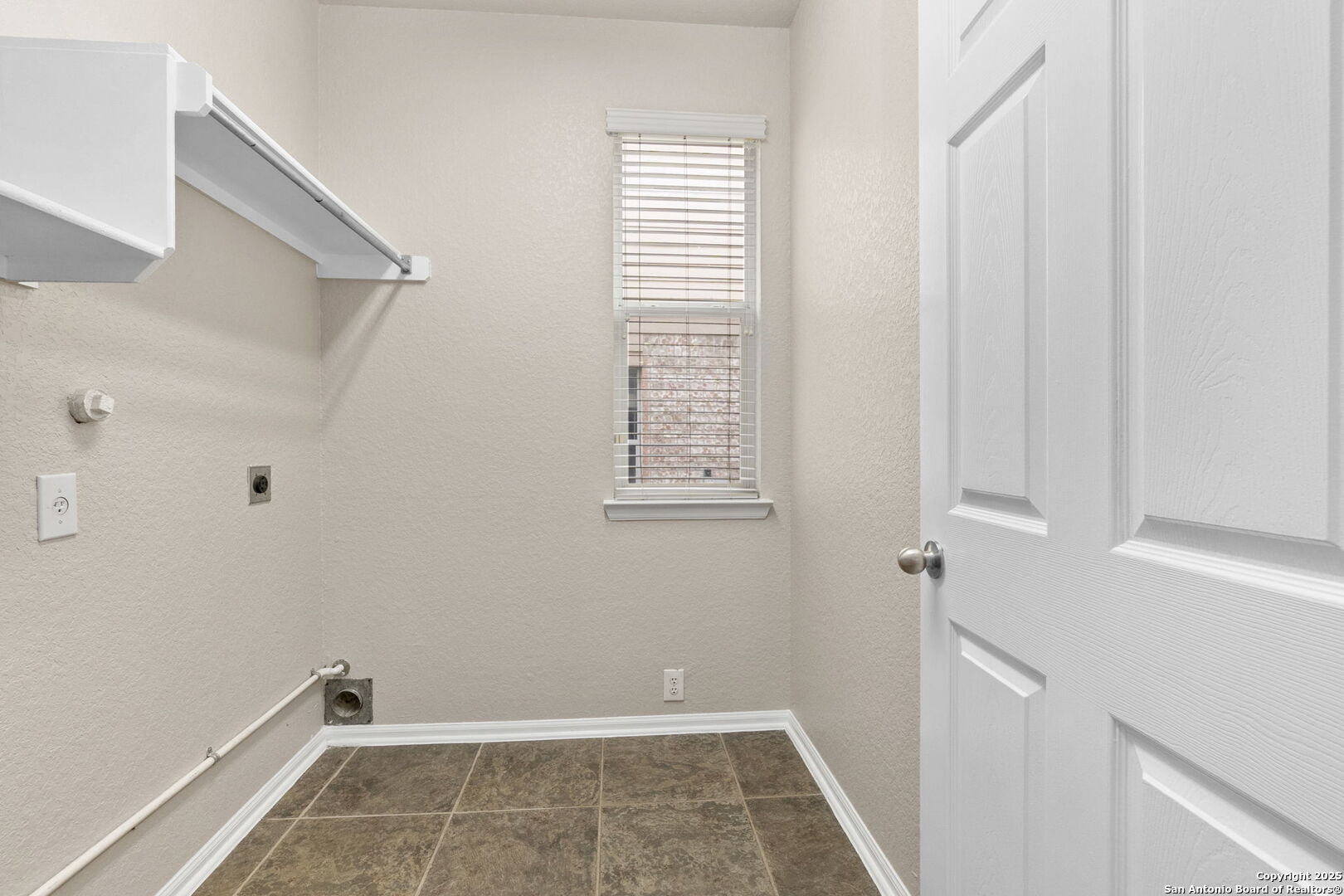 26415 Walden Oak