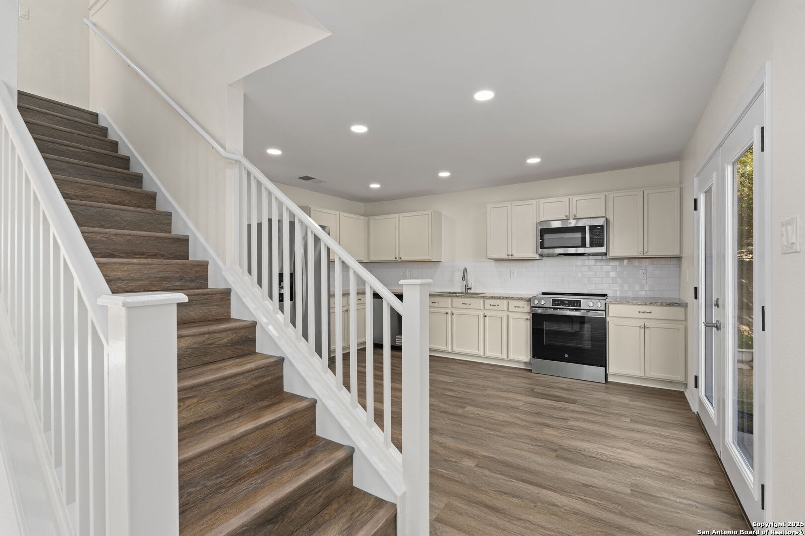 10207 Southcreek