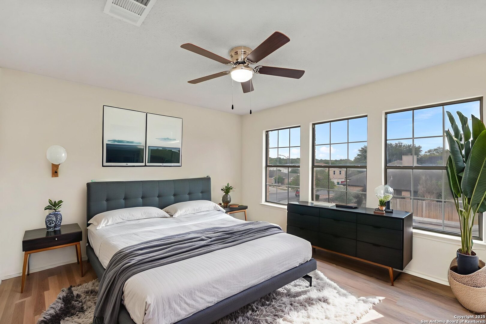 10207 Southcreek