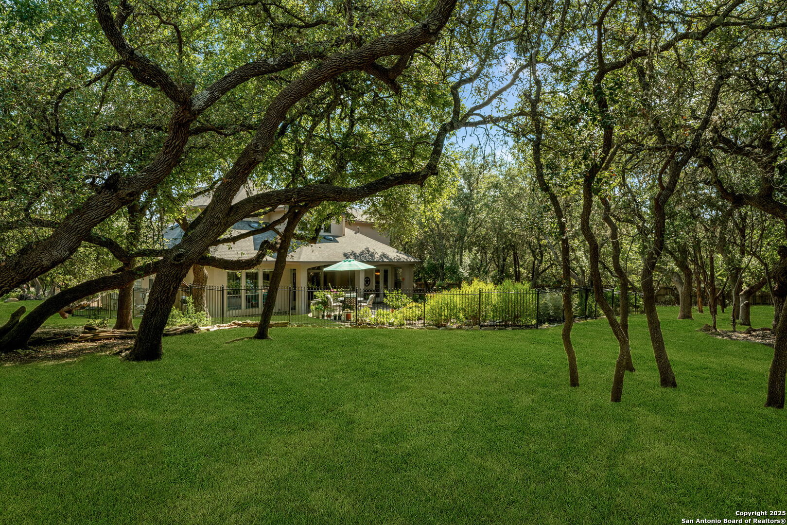 8355 Reunion Oak