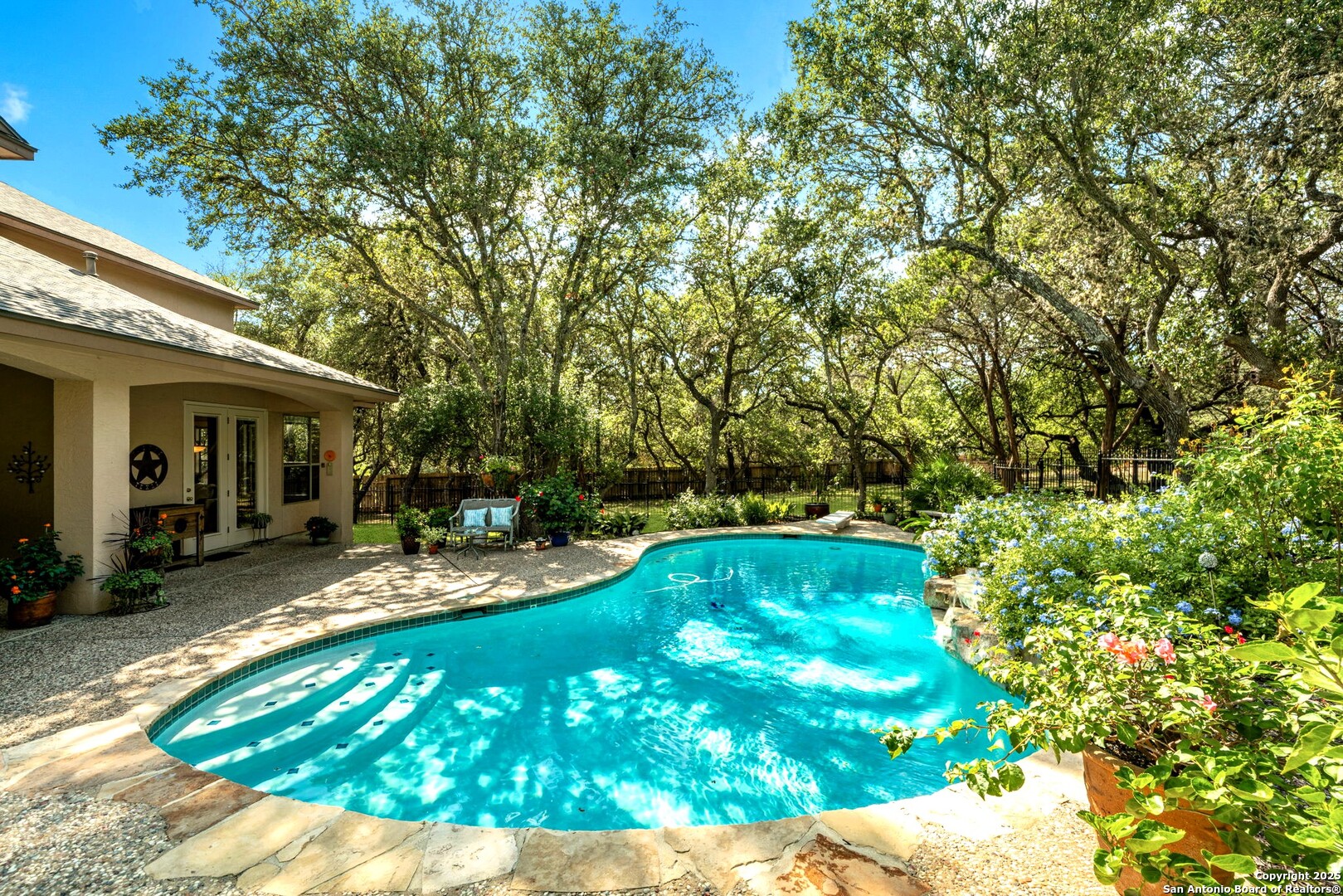 8355 Reunion Oak