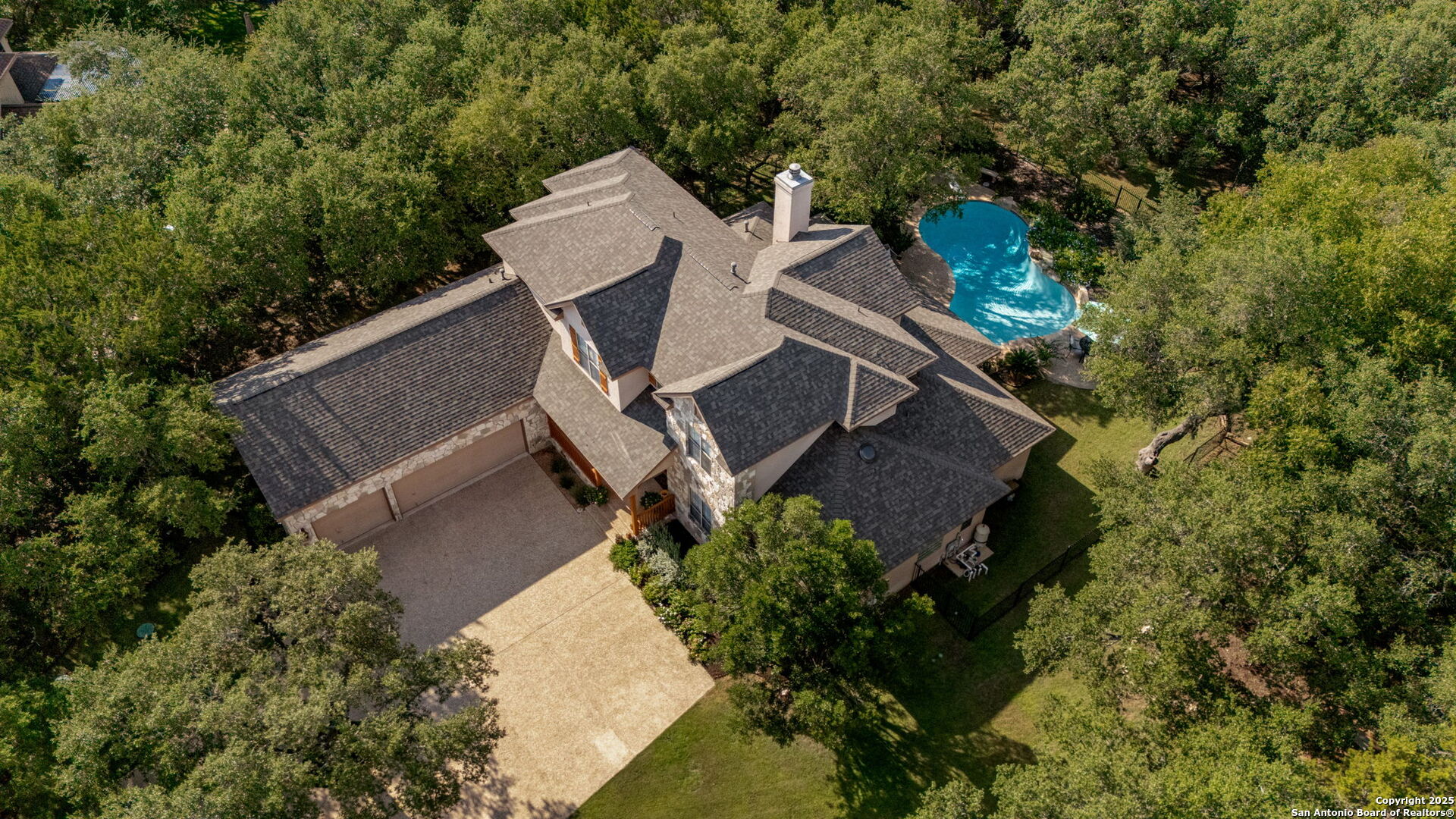 8355 Reunion Oak