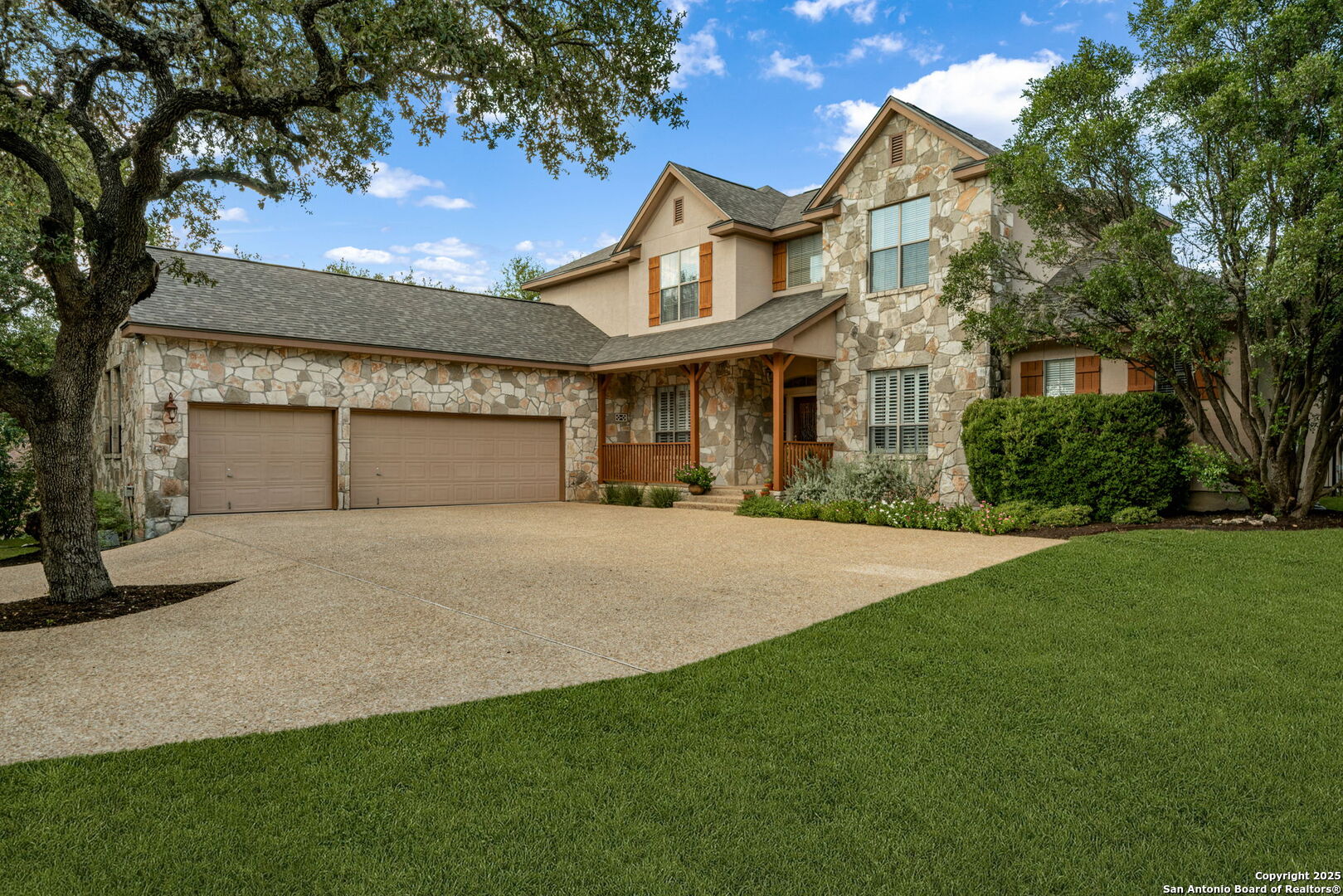 8355 Reunion Oak