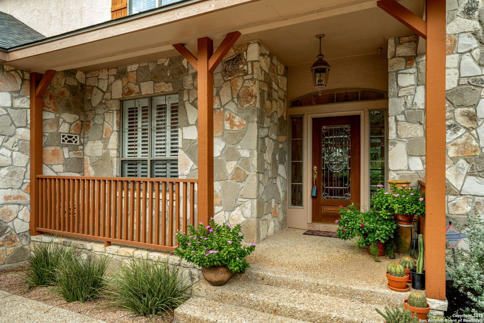 8355 Reunion Oak