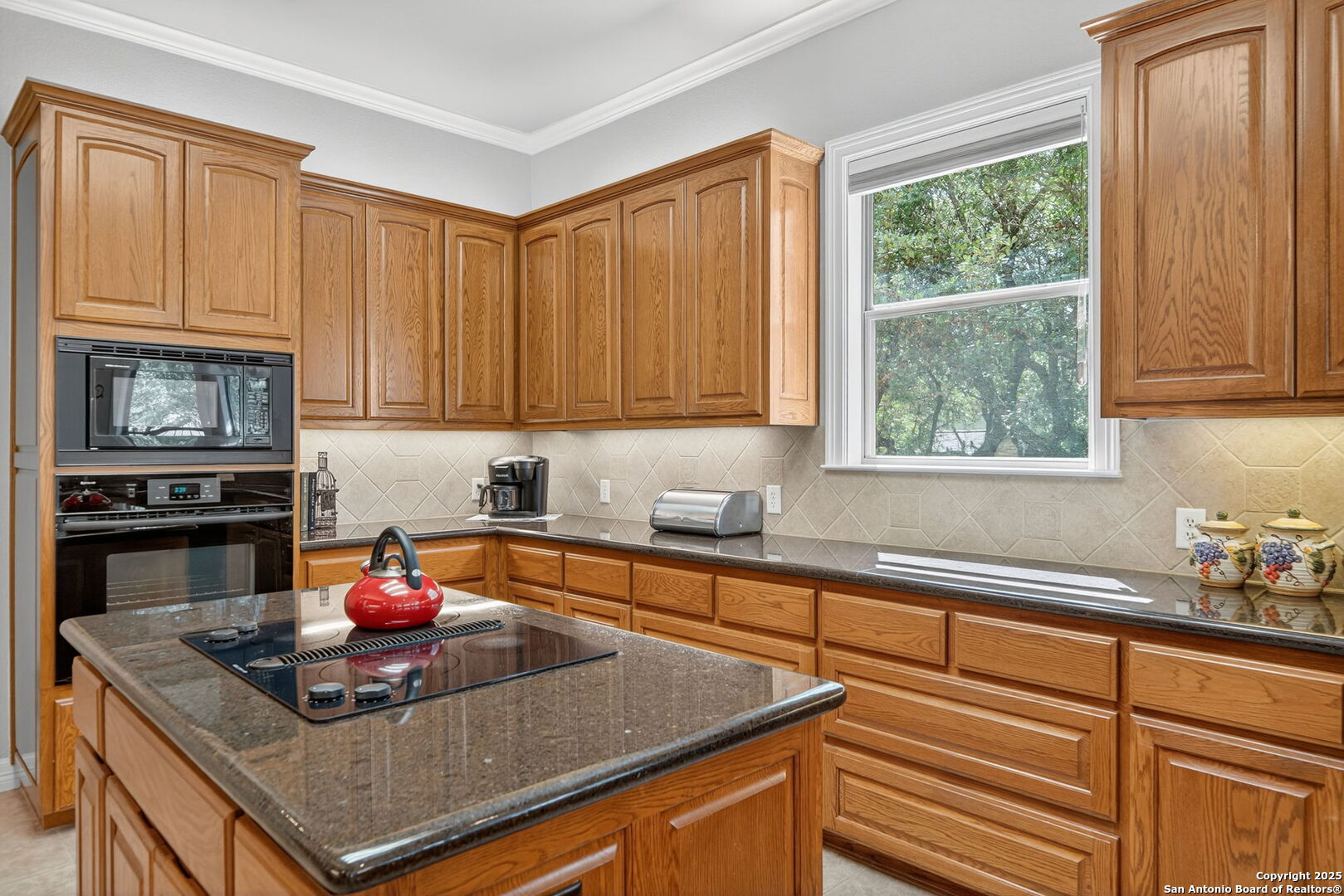 8355 Reunion Oak