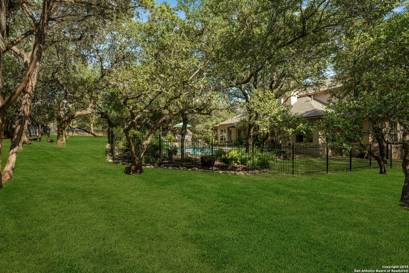8355 Reunion Oak