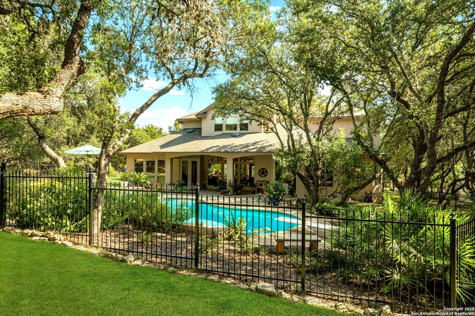 8355 Reunion Oak