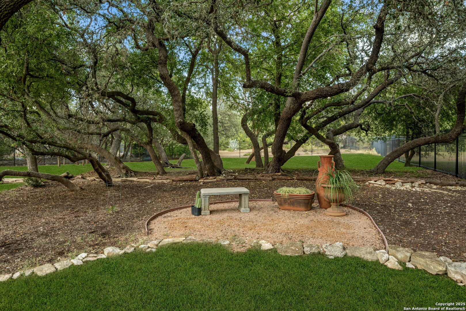 8355 Reunion Oak