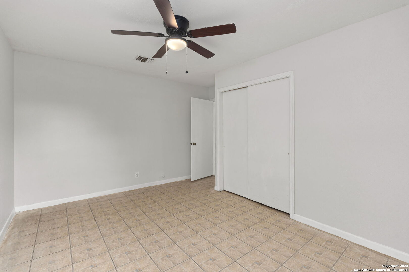 103 W Carmen Pl