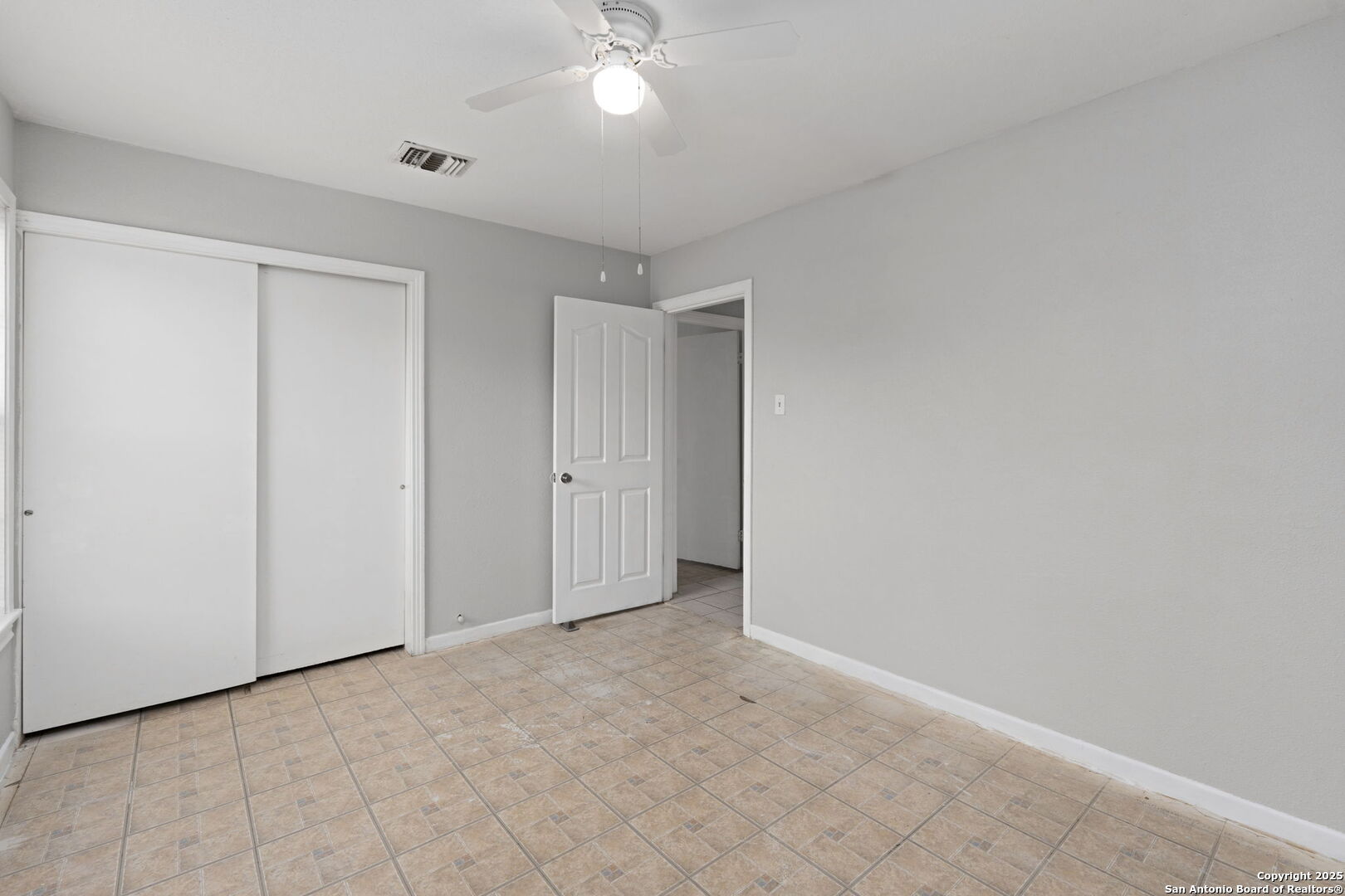 103 W Carmen Pl