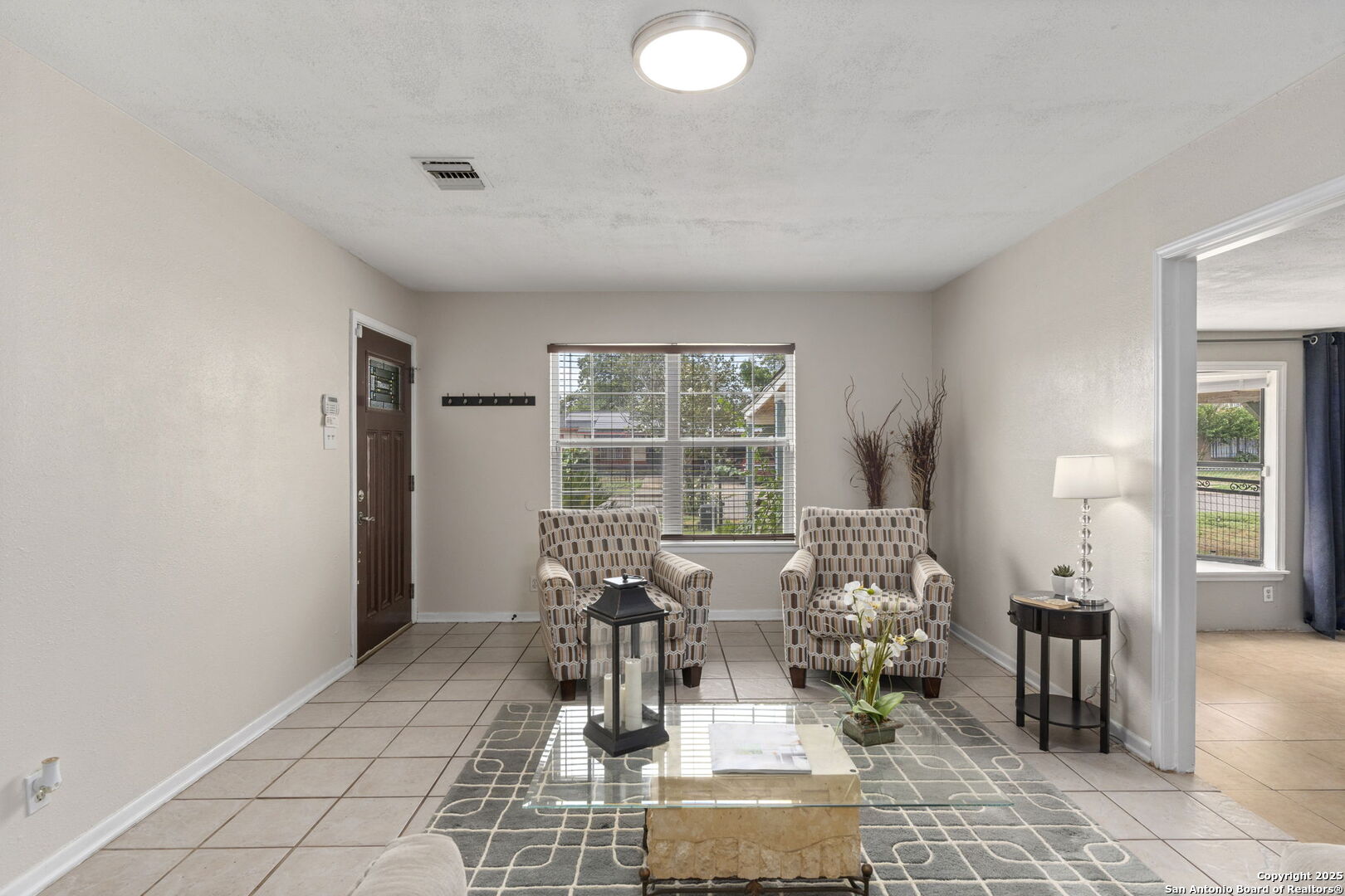 103 W Carmen Pl