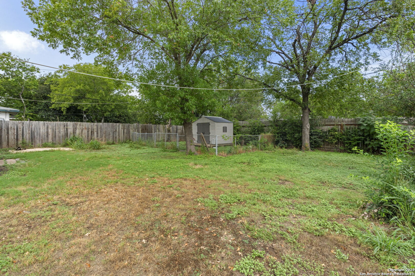 103 W Carmen Pl