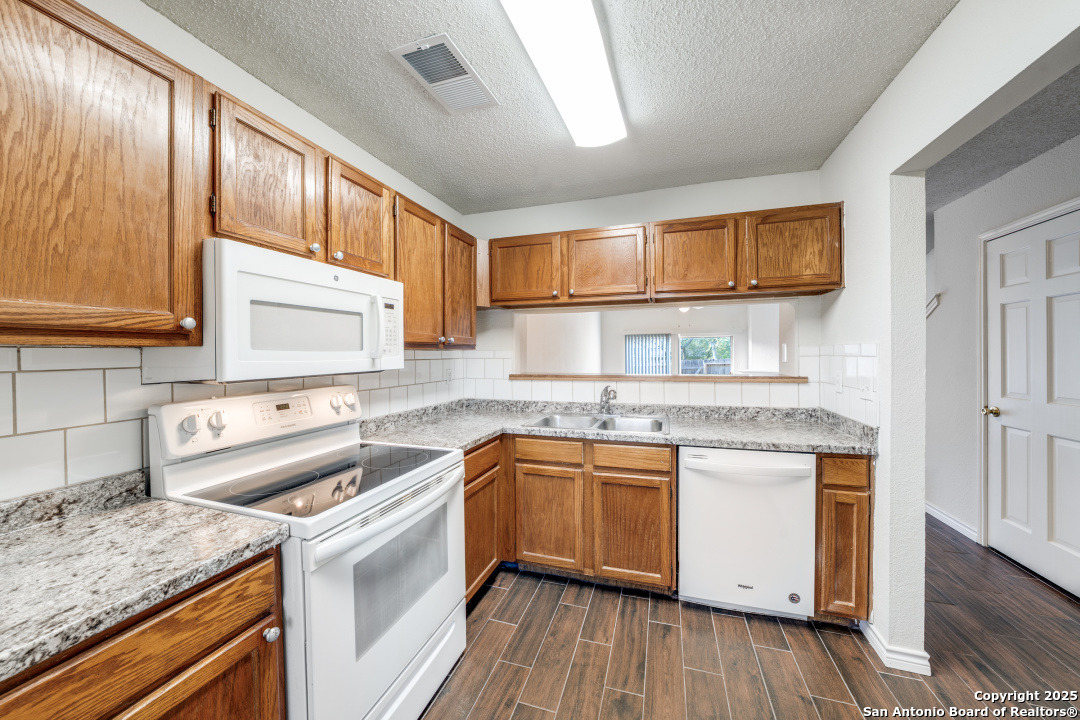 10254 Dover Ridge 204