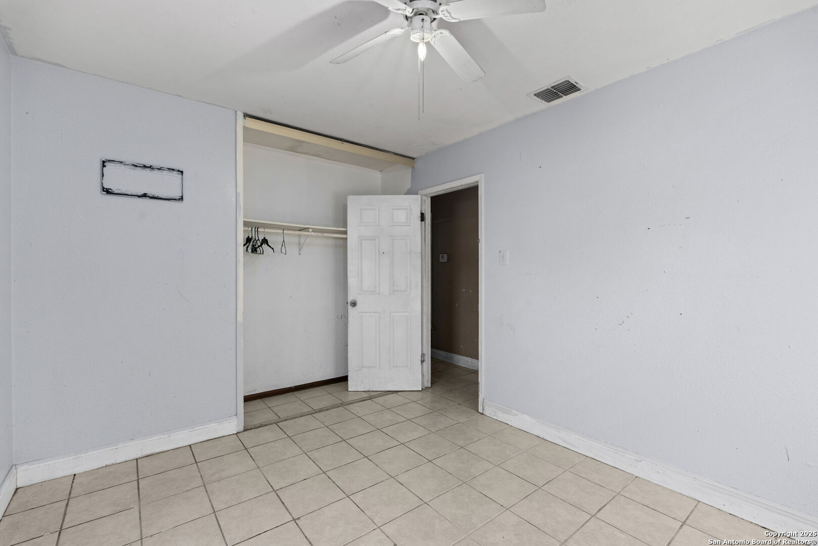 8806 Prairie Hill