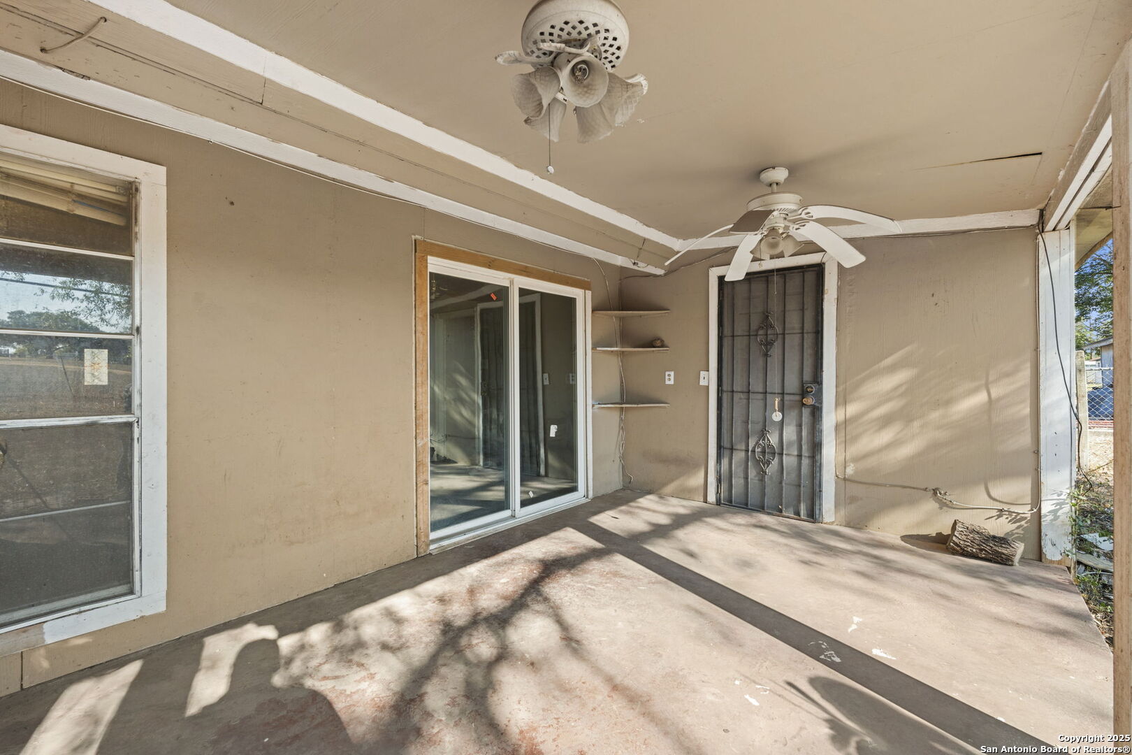8806 Prairie Hill