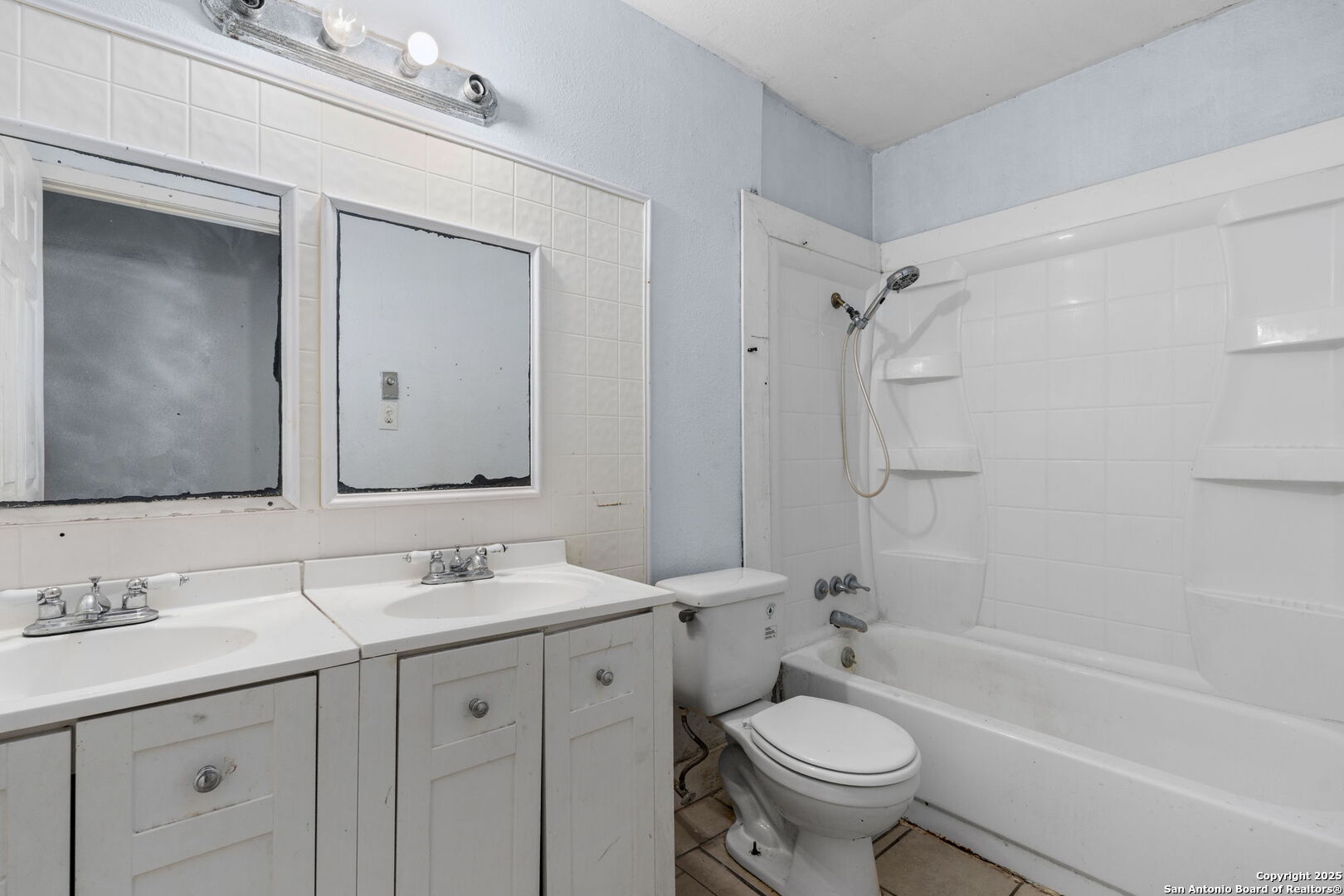 8806 Prairie Hill
