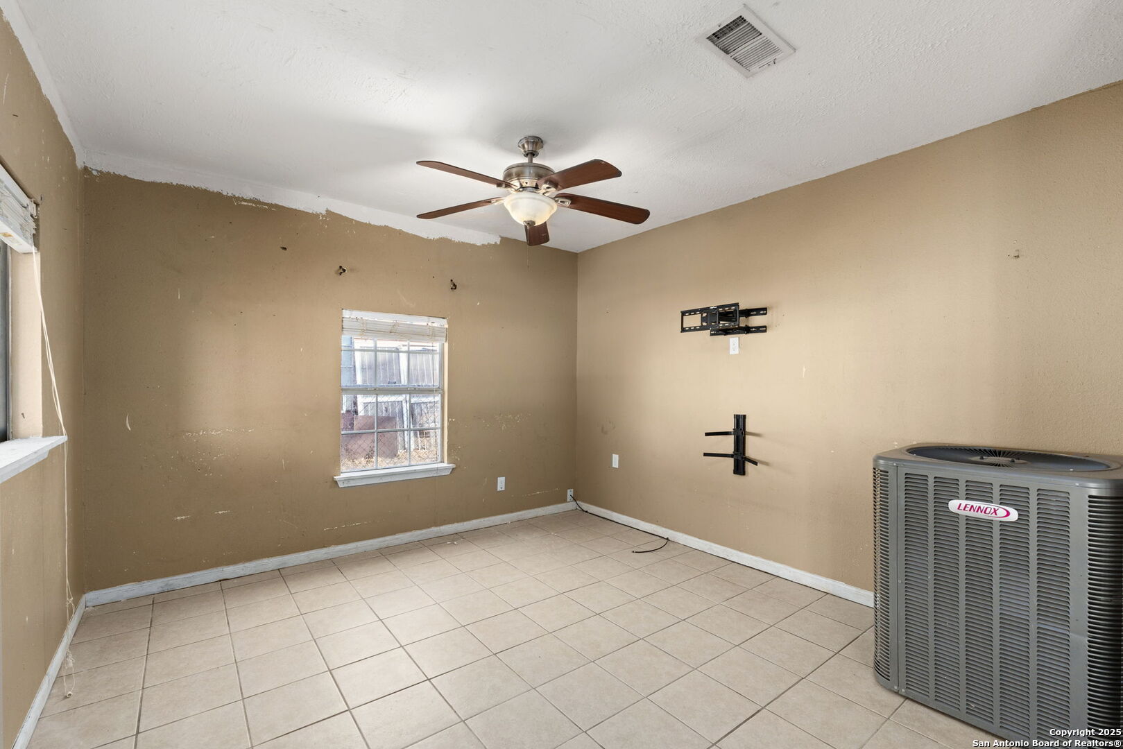 8806 Prairie Hill