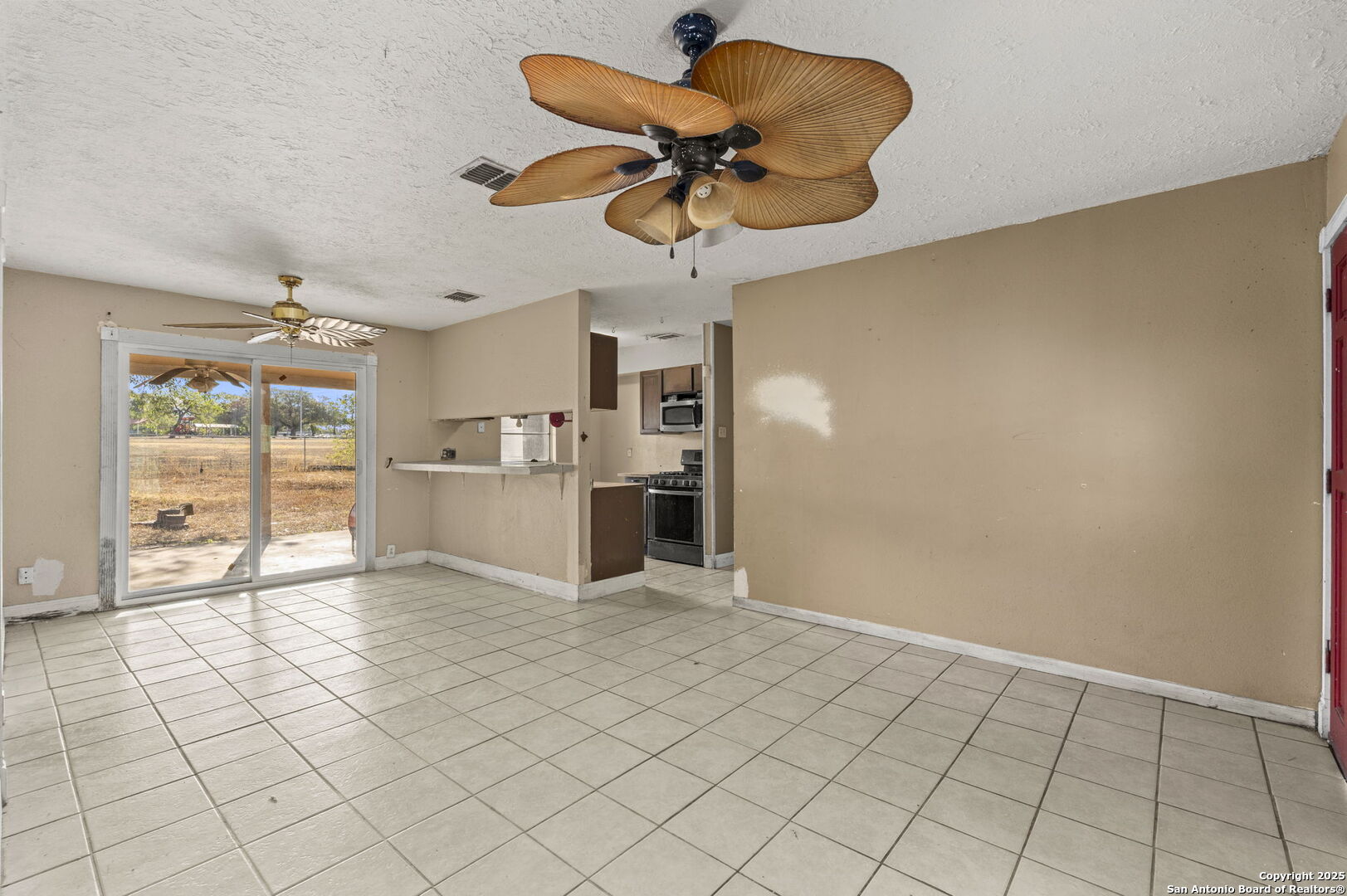 8806 Prairie Hill